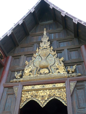 Wat Phan Tao facade